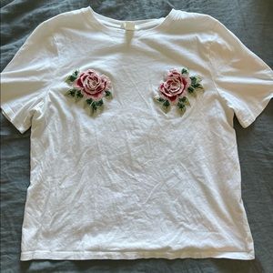 White flower tee